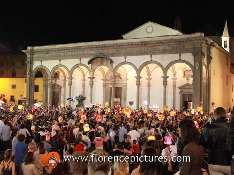 Rificolona in front of SS Annunziata Church
