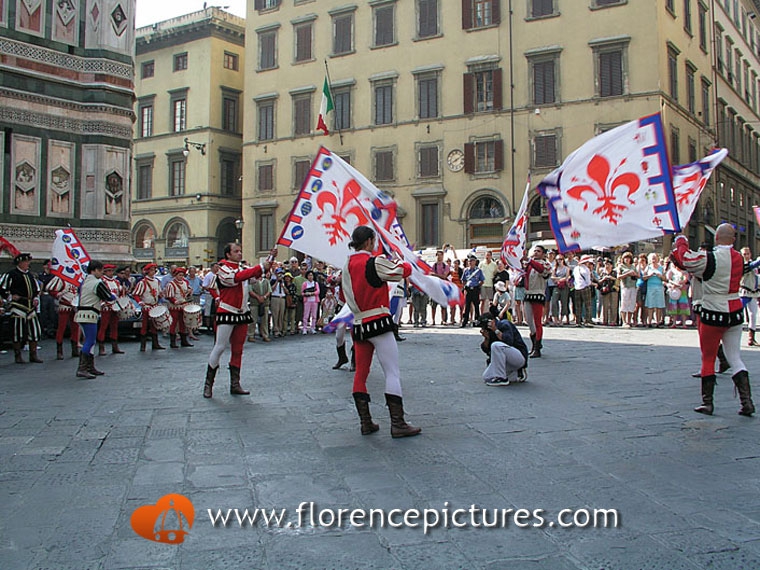 Flag Throwers in Piazza Duomo