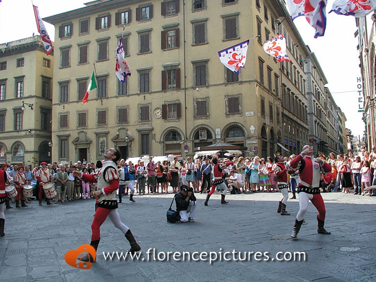 Flag Throwers in Piazza Duomo