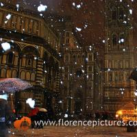 Snowing in Piazza Duomo